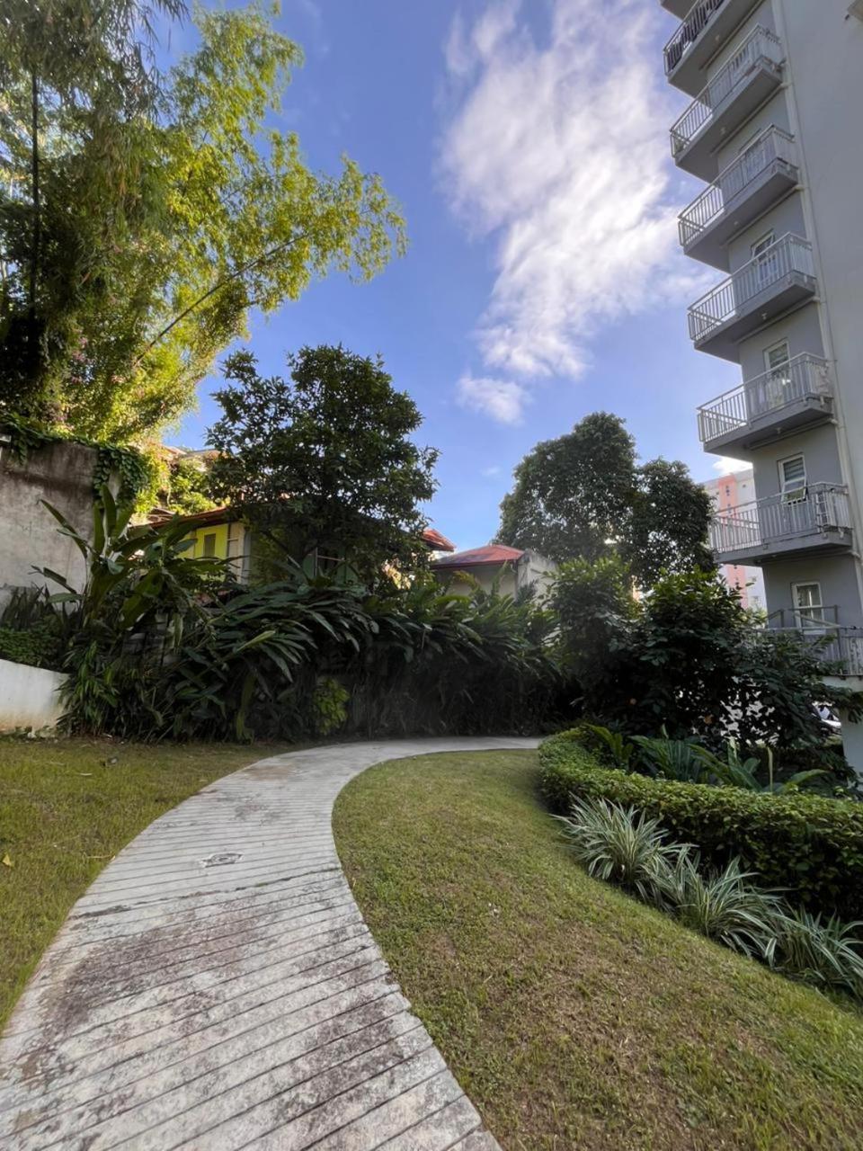Aparthotel Summum Bonum Bliss - Lahug Cebu Stadt Exterior foto